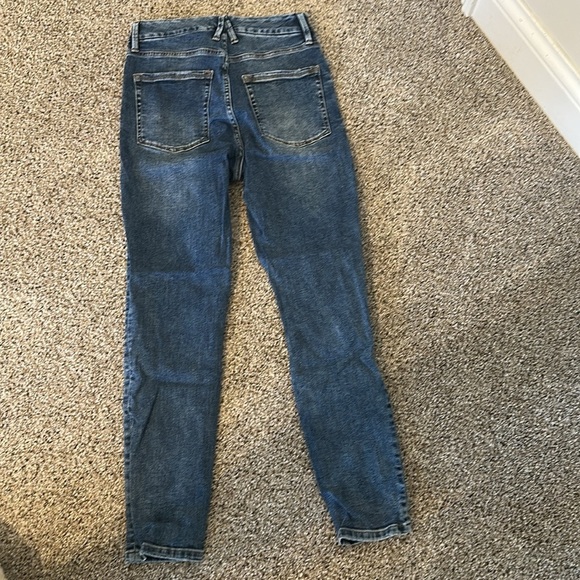 Good American Good Legs Crop, Size 6/28, High Rise, Like New - Picture 5 of 6